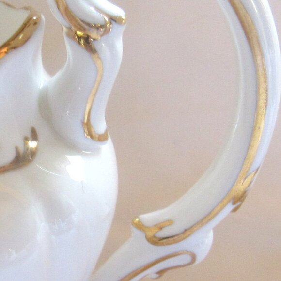 Royal Stafford Bridesmaid Creamer, Finest English Bone China, Gold Trim E111 - Picture 2 of 5